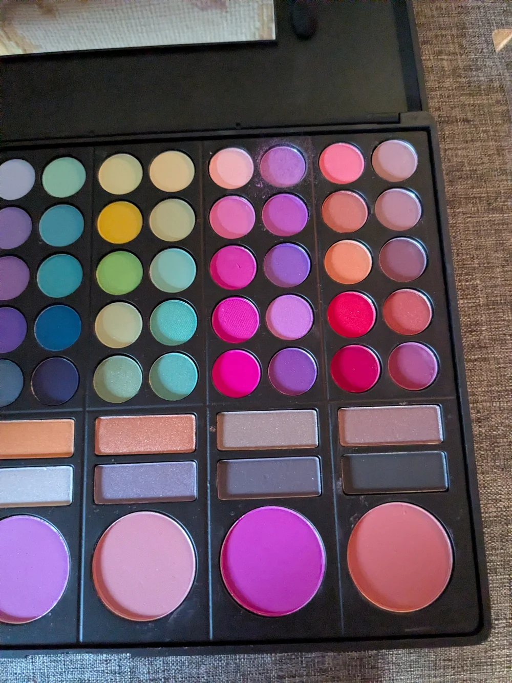 Coastal Scents Women Makeup Palette - Multi-Color Eyeshadows & Blushes